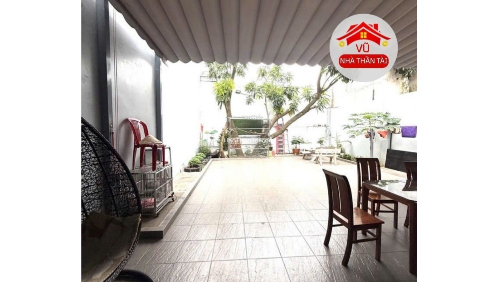Bán nhà gần MT Đoàn Văn Bơ, Q4, 4,5m x 11m, 2 tầng, nhỉnh hơn 5 tỷ.